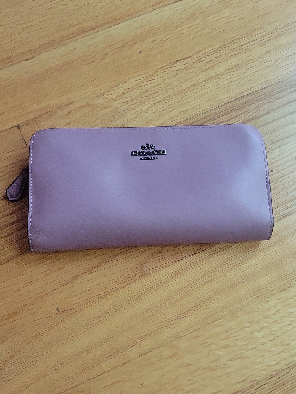Coach Leather Zip Wallet in Dusty Mauve